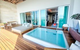 Grand Luxxe Spa Tower
